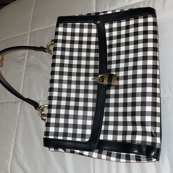 Black and White Checkered Handbag - Signature Avon - Picture 6 of 7